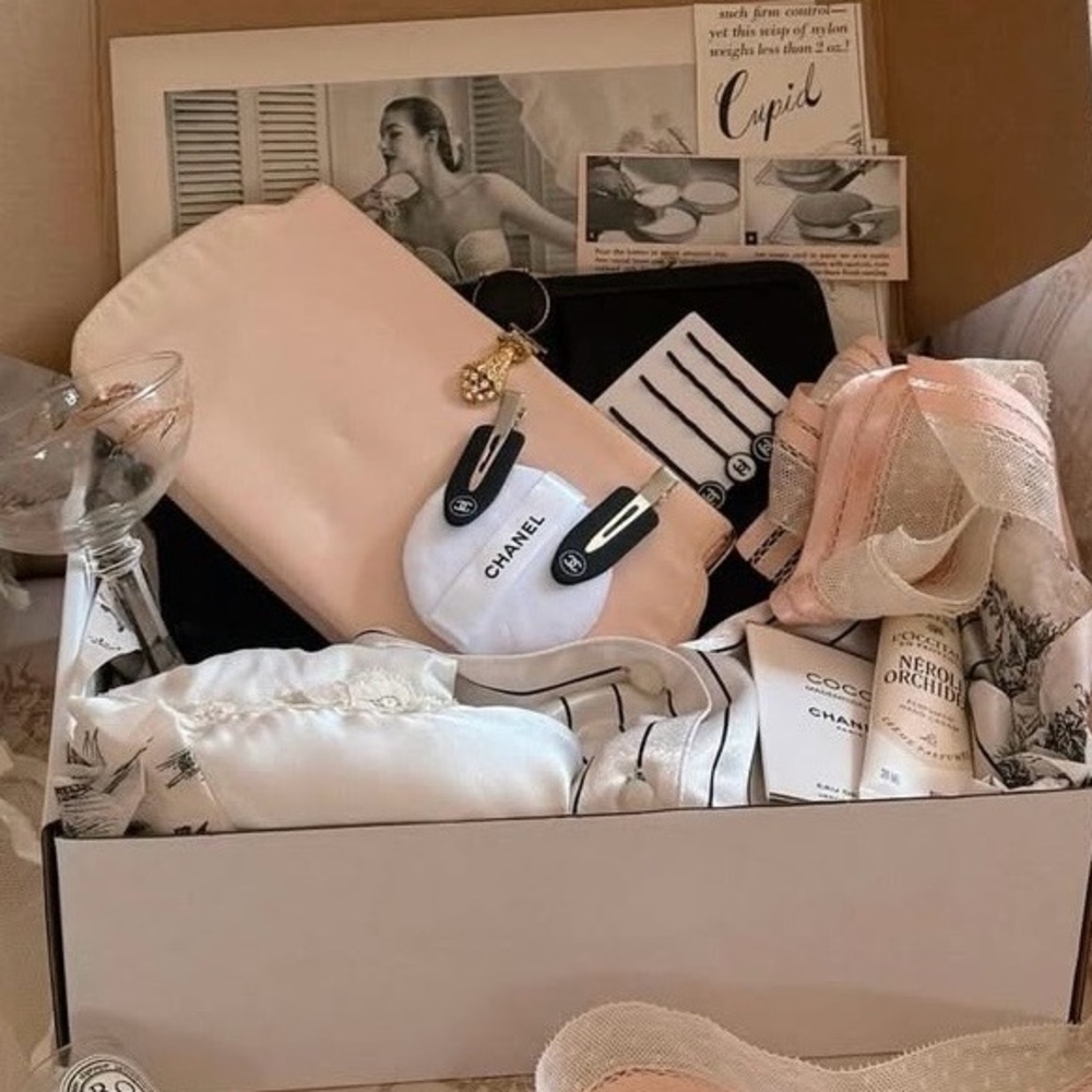 Vintage Mystery Style Box Girly Coquette Vintage Style- 6 to 10 items